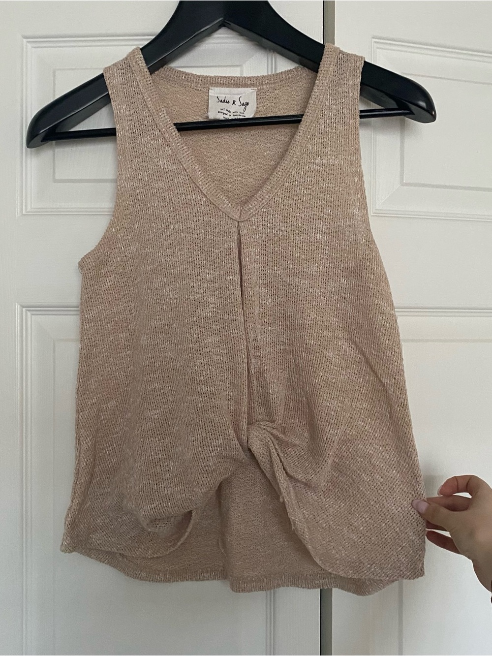 Sadie & Sage Neutral Beige Knit V-Neck Tank